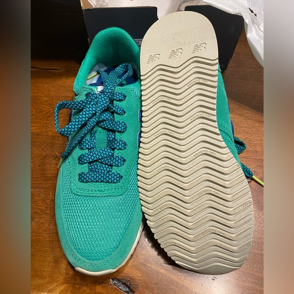 New Balance tennis shoes for J Crew - Picture 4 of 7